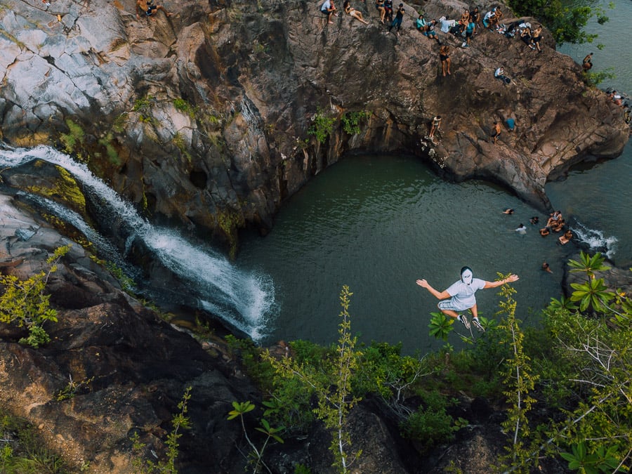 los valles waterfall cliff jump panama