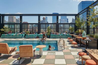 Downtown Chicago Hotels with Rooftop Pools